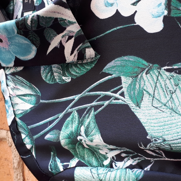 Banana Republic Dillon Stretch Satin Botanical Print Blouse - Picture 3 of 12